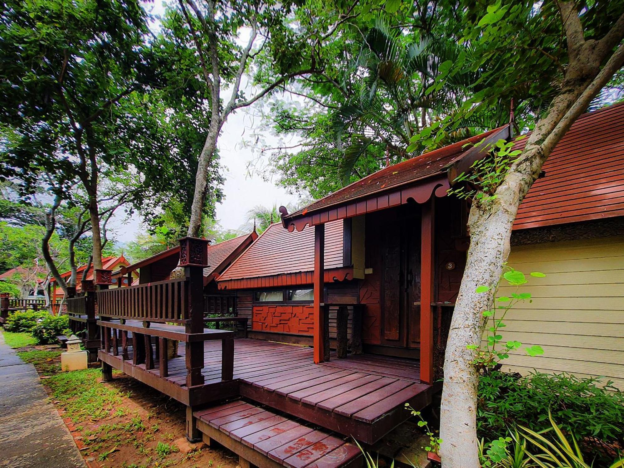 Baan Thong Ching Resort Khanom Extérieur photo
